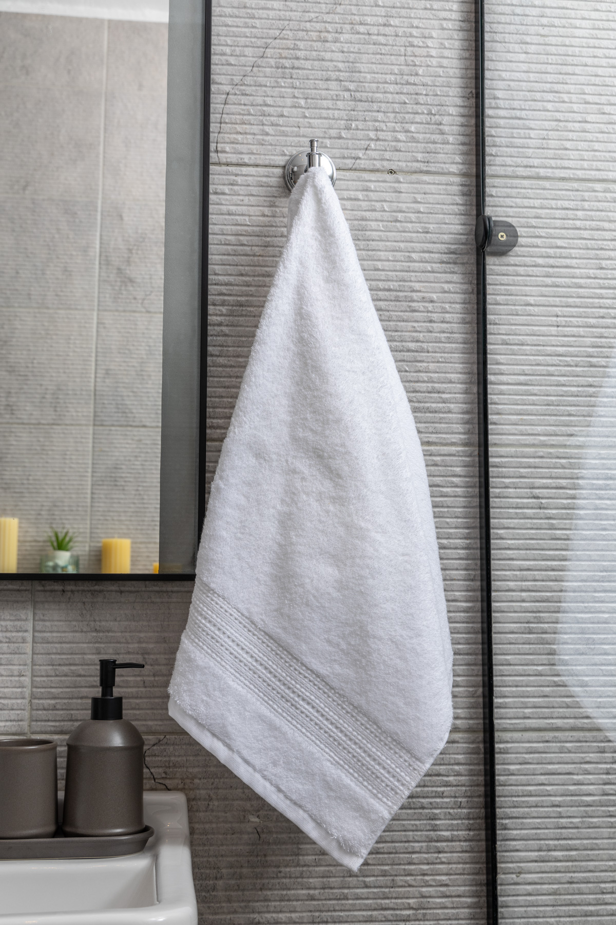 White Hand Towel (650 GSM) 100% Egyptian Cotton