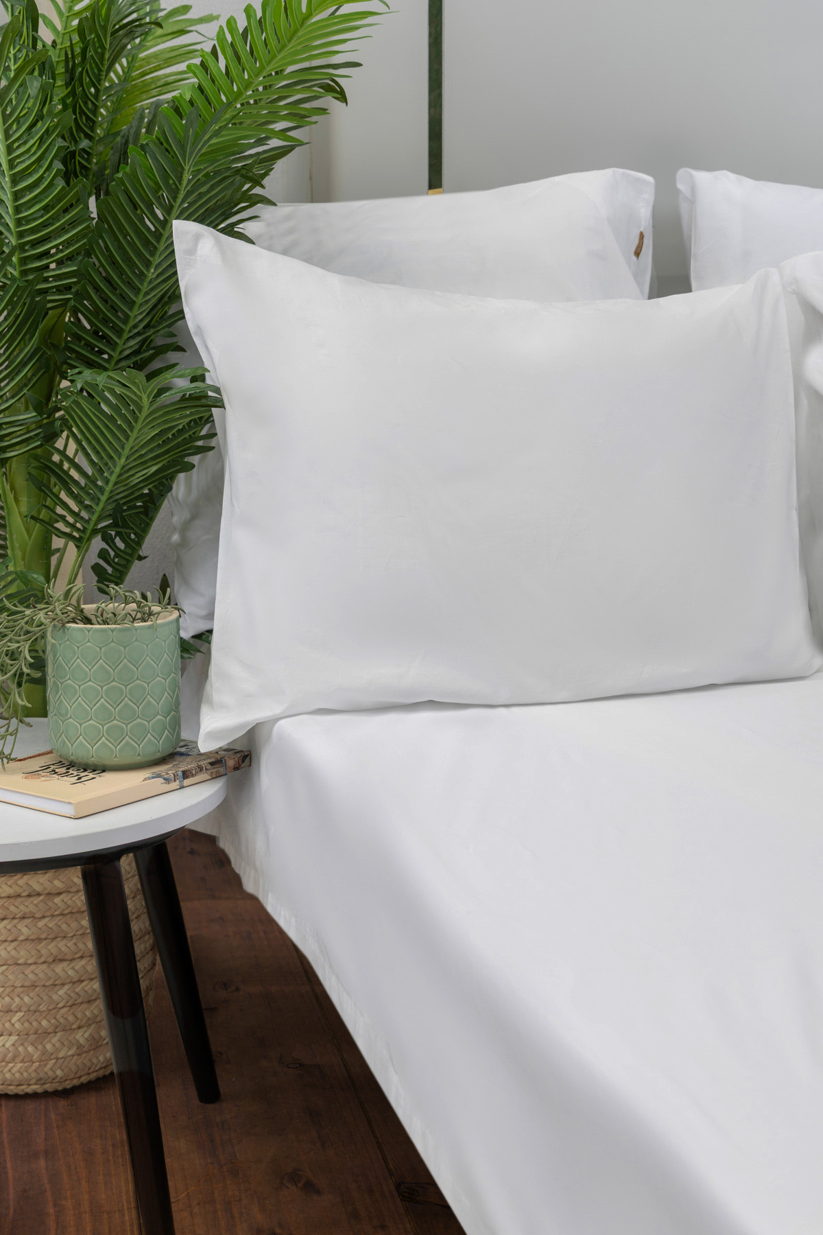 White Flat Sheet Set - 300 TC - 100% Egyptian Cotton